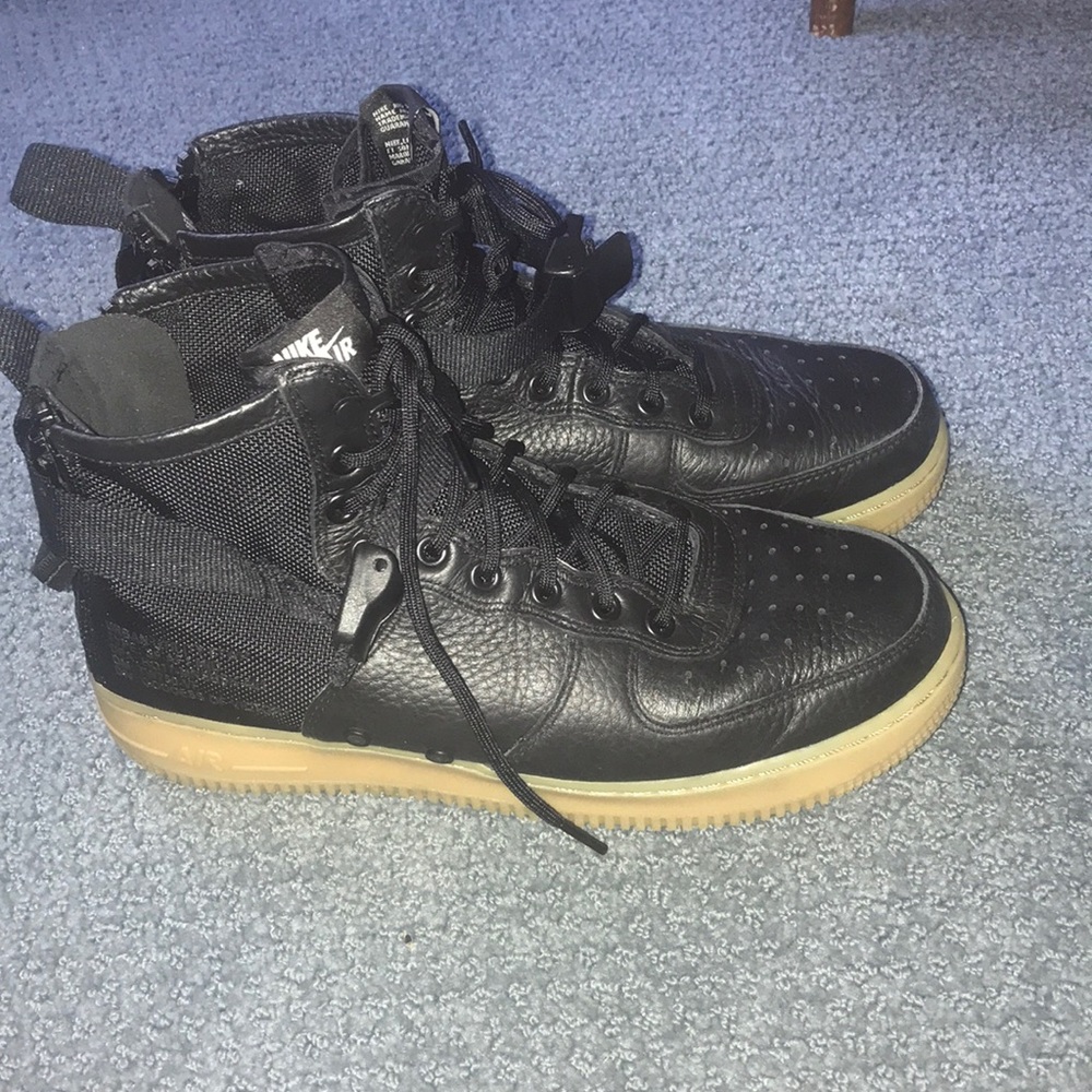 Nike Air Force one mid urban utility